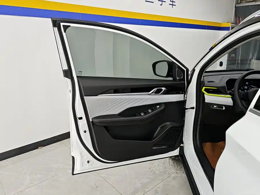 Geely Binyue 2022