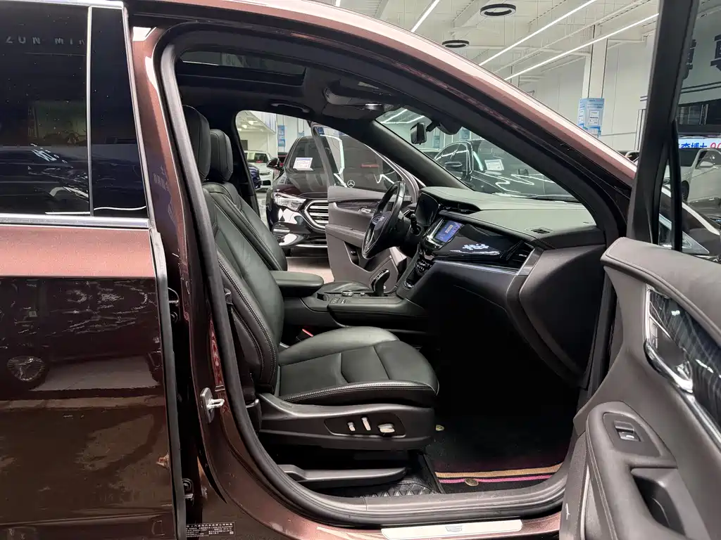 Cadillac XT6 2020 — фото 14