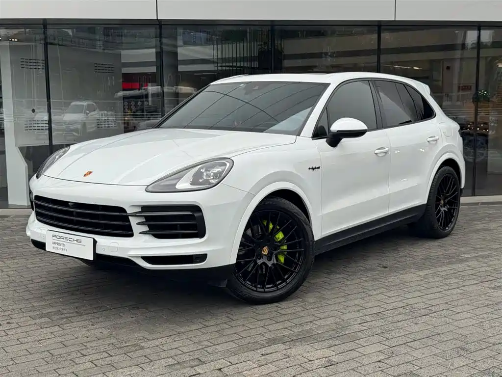 Porsche Cayenne Hybrid 2023
