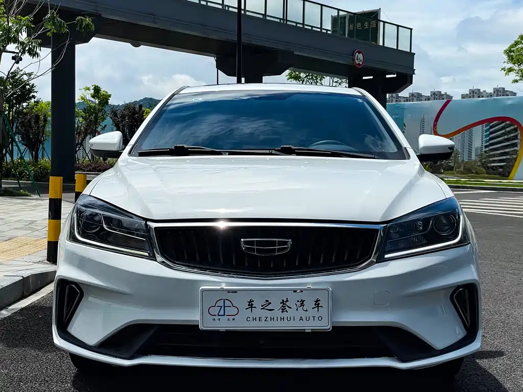 Geely Emgrand 2022 — фото 1