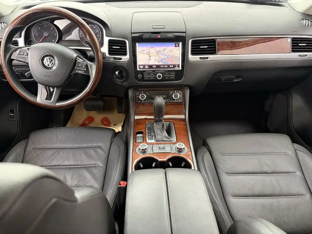Volkswagen Touareg 2015 — фото 17