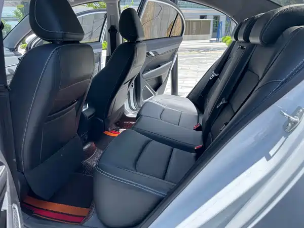 Geely Emgrand 2021