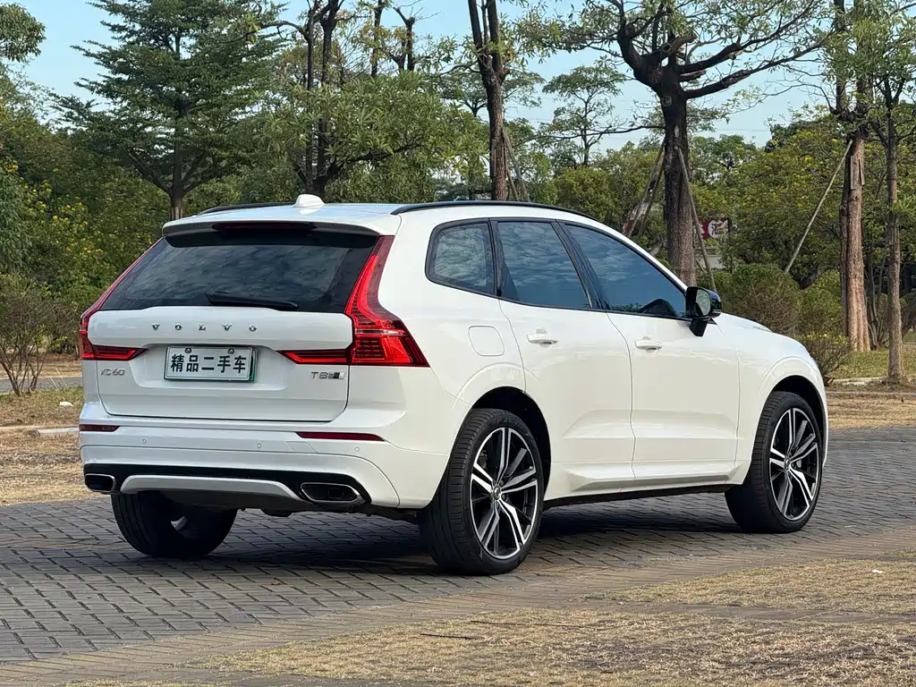 Volvo XC60 PHEV 2020 — фото 6