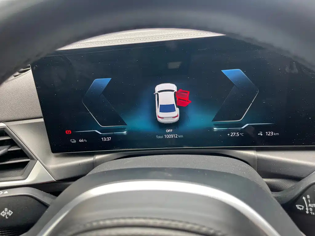 BMW i3 2022 — фото 10