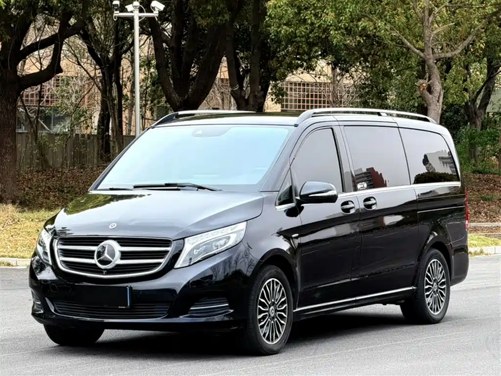 Mercedes-Benz V-Class 2020 — фото 1