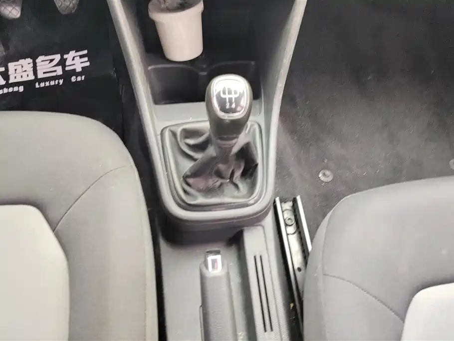 Skoda Rapid 2018 — фото 16