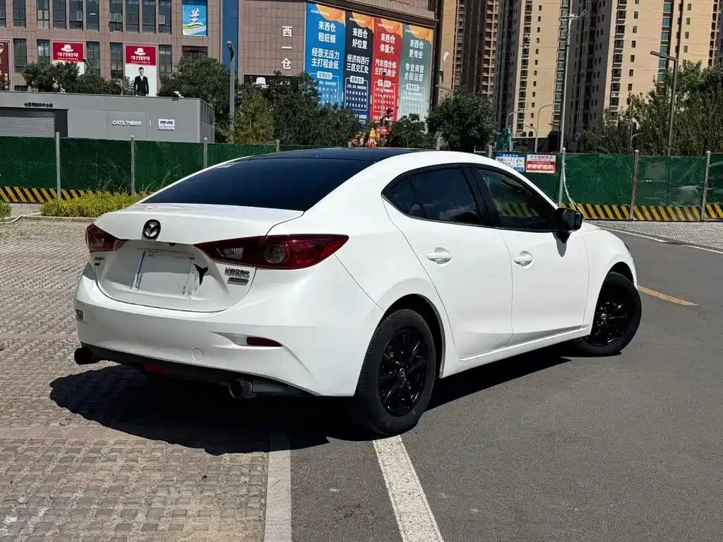 Mazda 3 Axela 2016