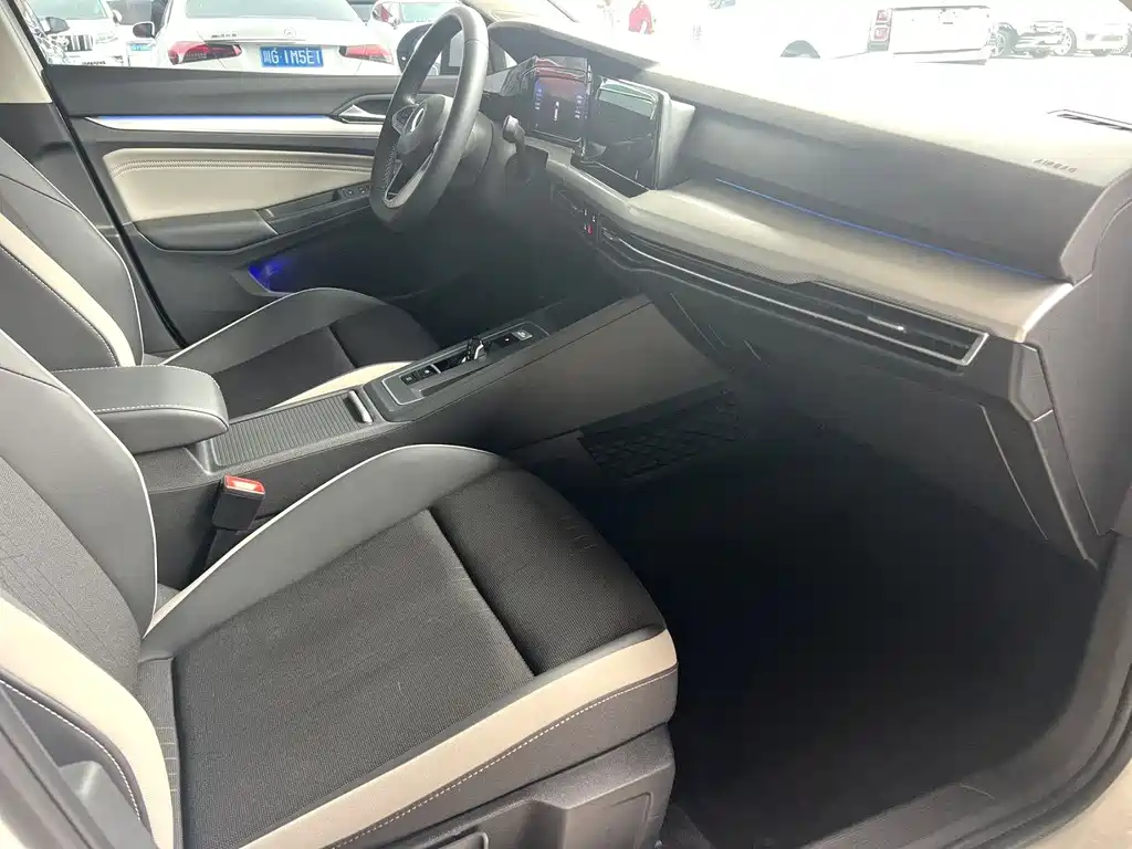 Volkswagen Golf 2023