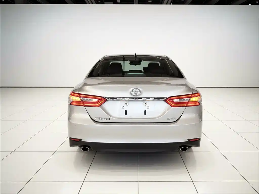 Toyota Camry 2022 — фото 6