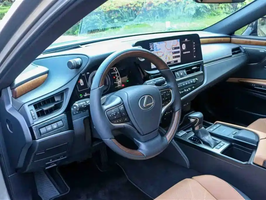 Lexus ES 2022 — фото 22