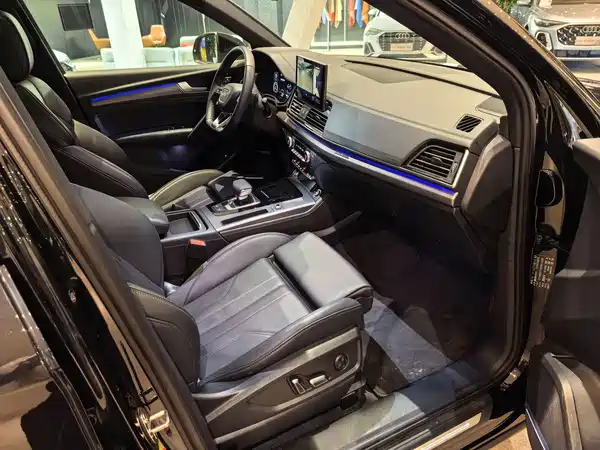 Audi Q5L 2025