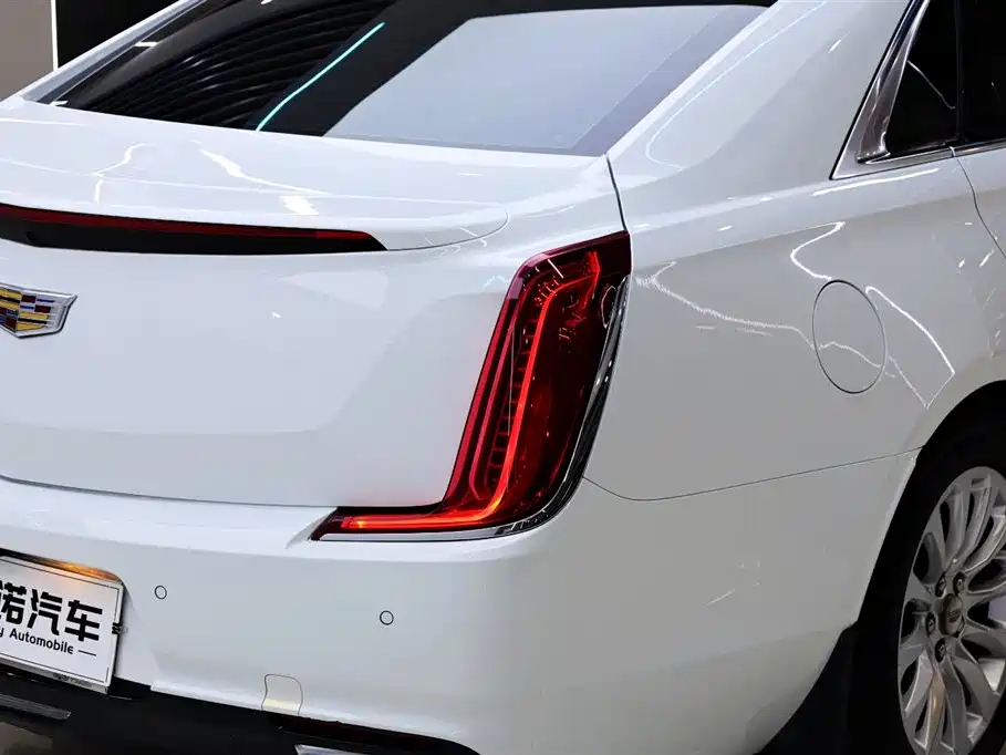 Cadillac XTS 2018 — фото 15