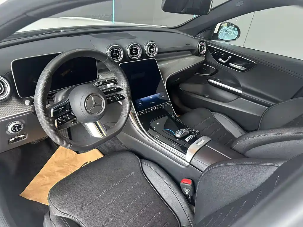 Mercedes-Benz C-Class 2025 — фото 11