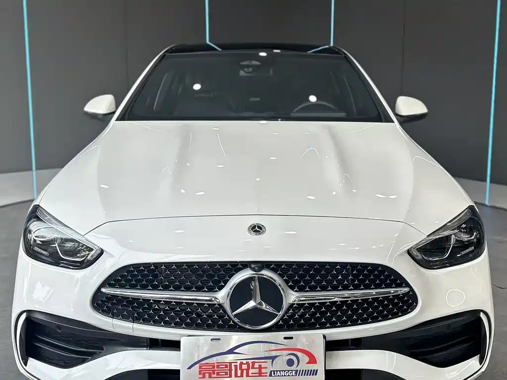 Mercedes-Benz C-Class 2025