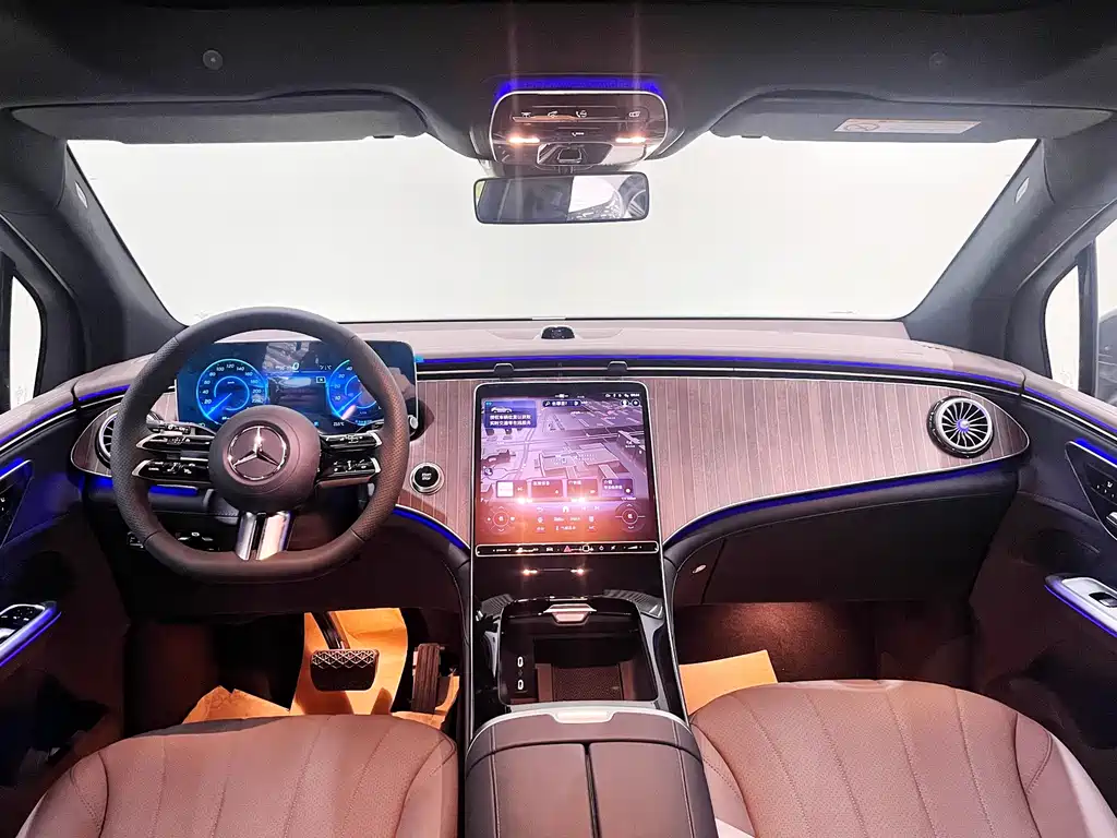 Mercedes-Benz EQE SUV 2025