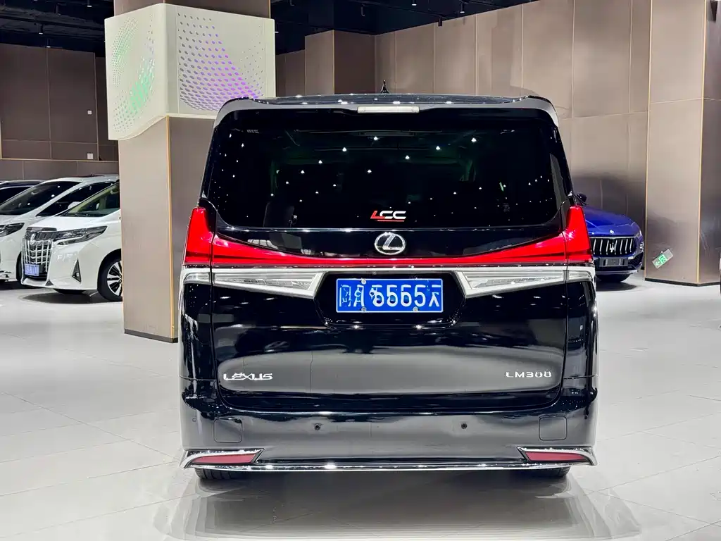 Toyota Vellfire 2021 — фото 8