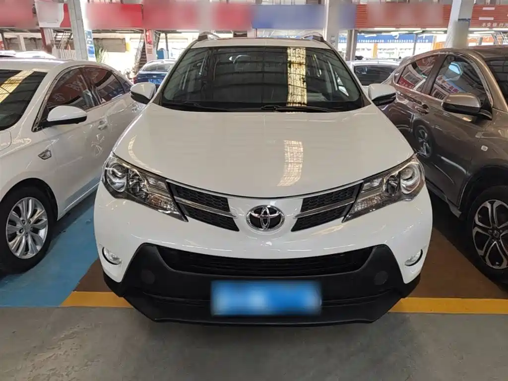 Toyota RAV4 2015 — фото 3