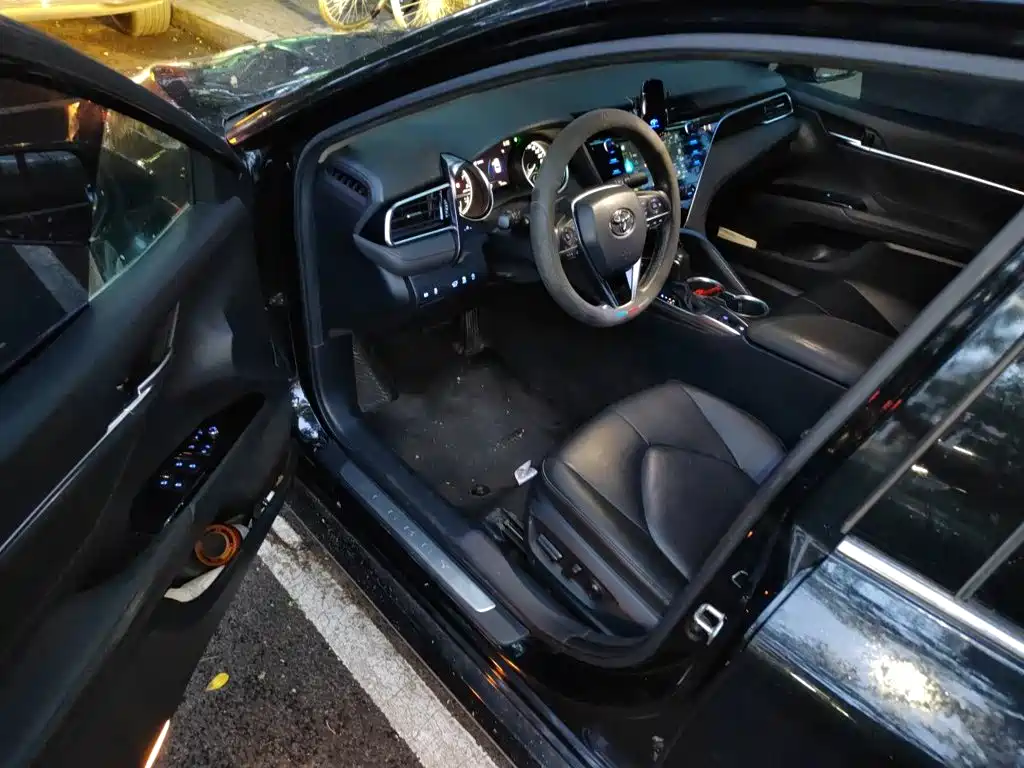 Toyota Camry 2020 — фото 12