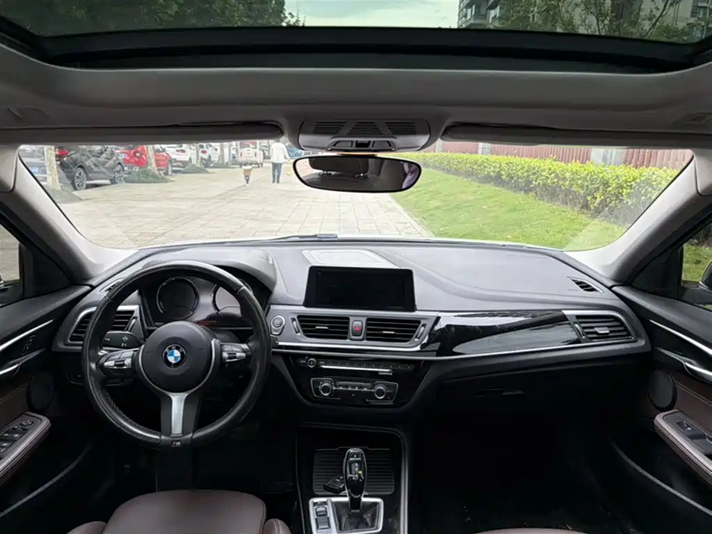 BMW 1 Series 2020 — фото 13