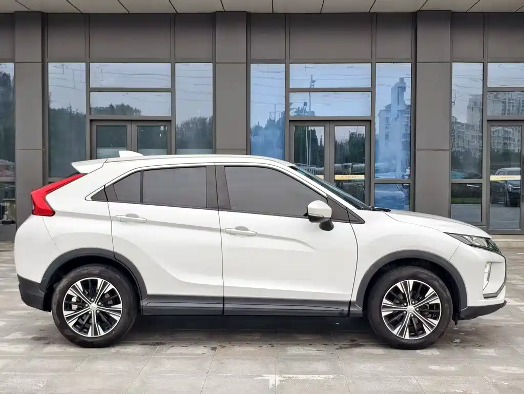 Mitsubishi Eclipse Cross 2019 — фото 5