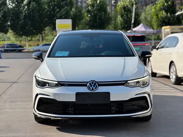 Volkswagen Golf 2023