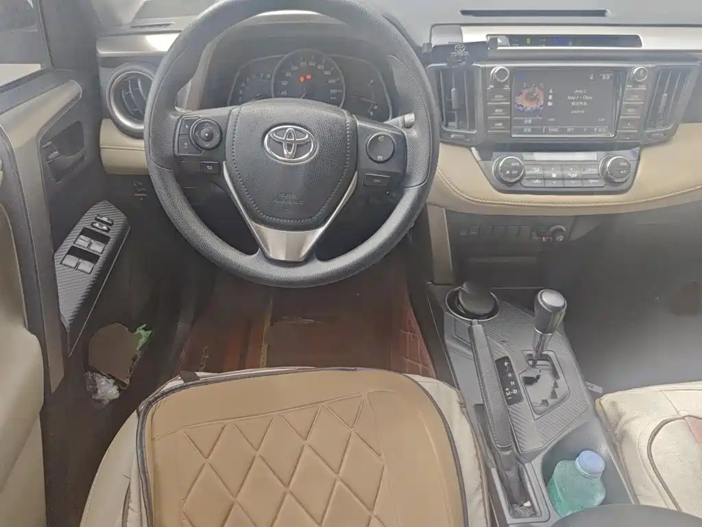 Toyota RAV4 2016 — фото 3
