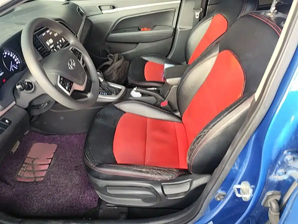 Hyundai Elantra 2016 — фото 15