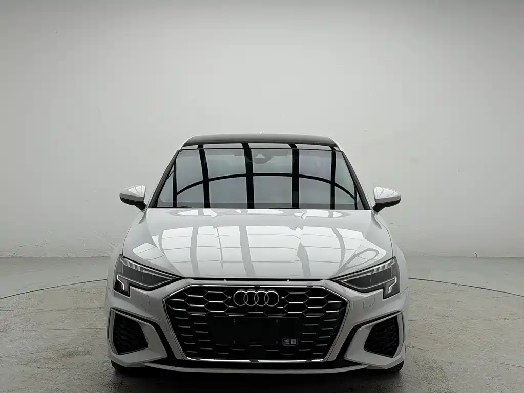Audi A3 2023 — фото 2
