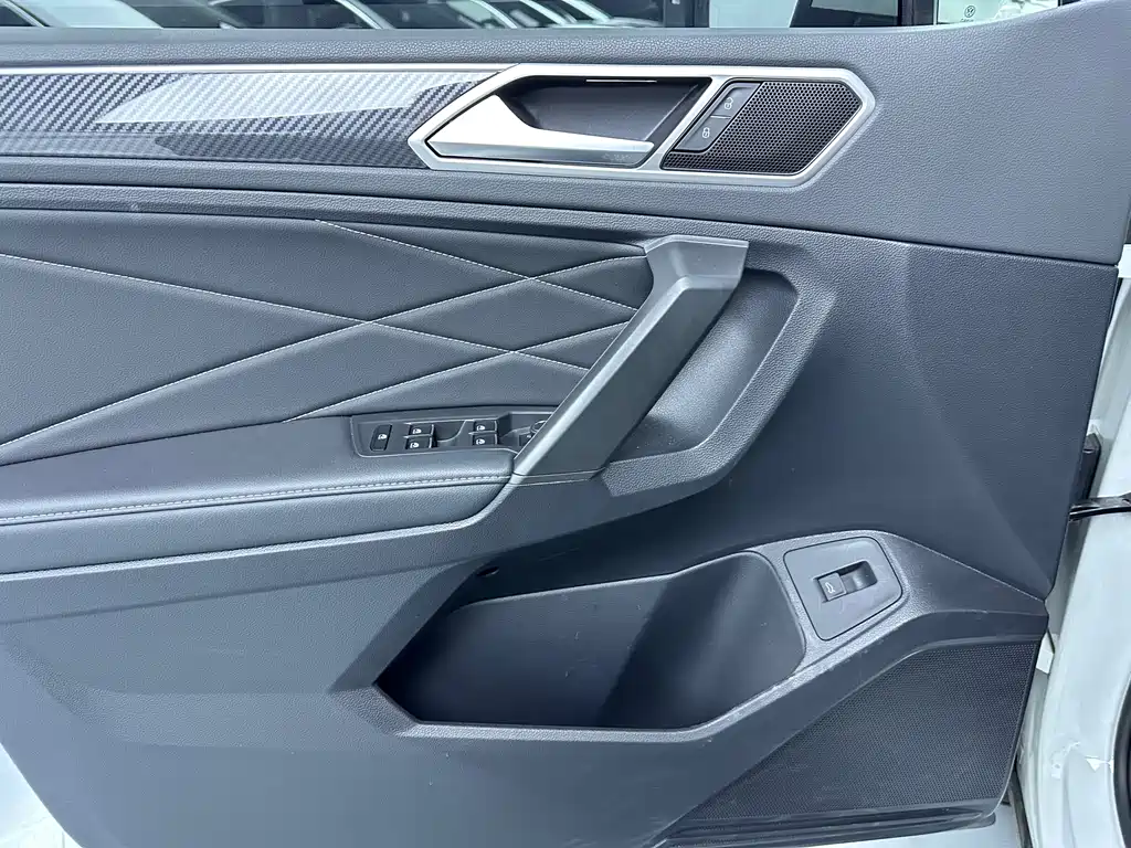 Volkswagen Tiguan L 2024