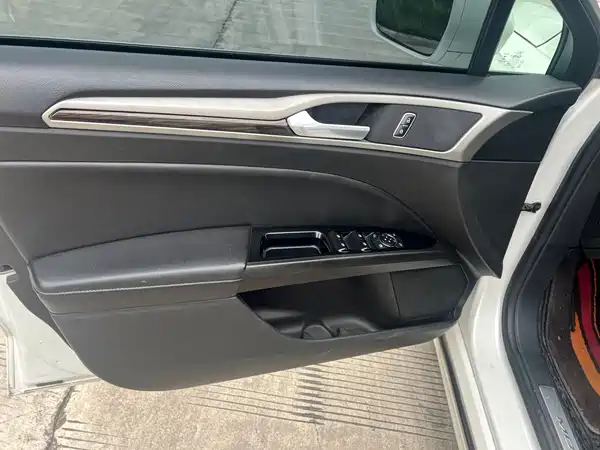 Ford Mondeo 2015