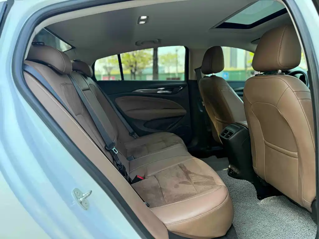 Buick Regal 2019 — фото 15