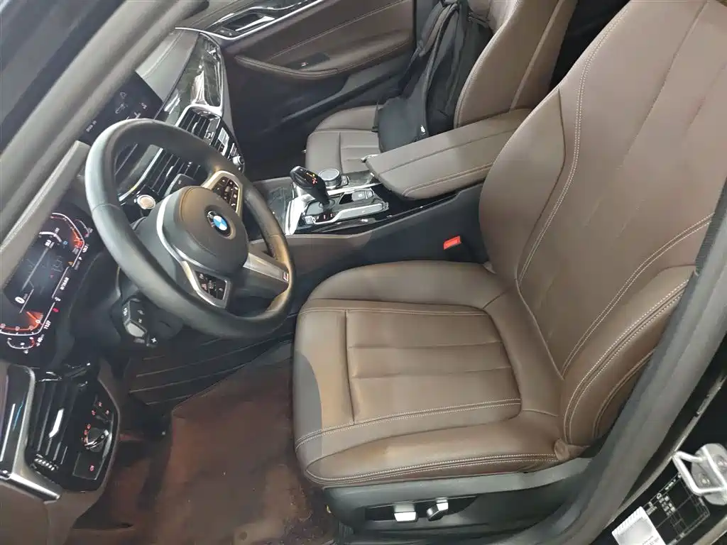 BMW 5 Series 2020 — фото 15
