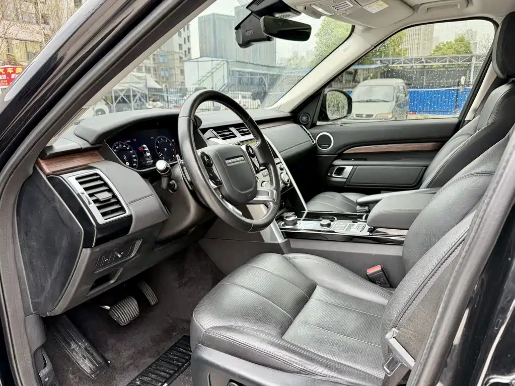 Land Rover Discovery 2020 — фото 10