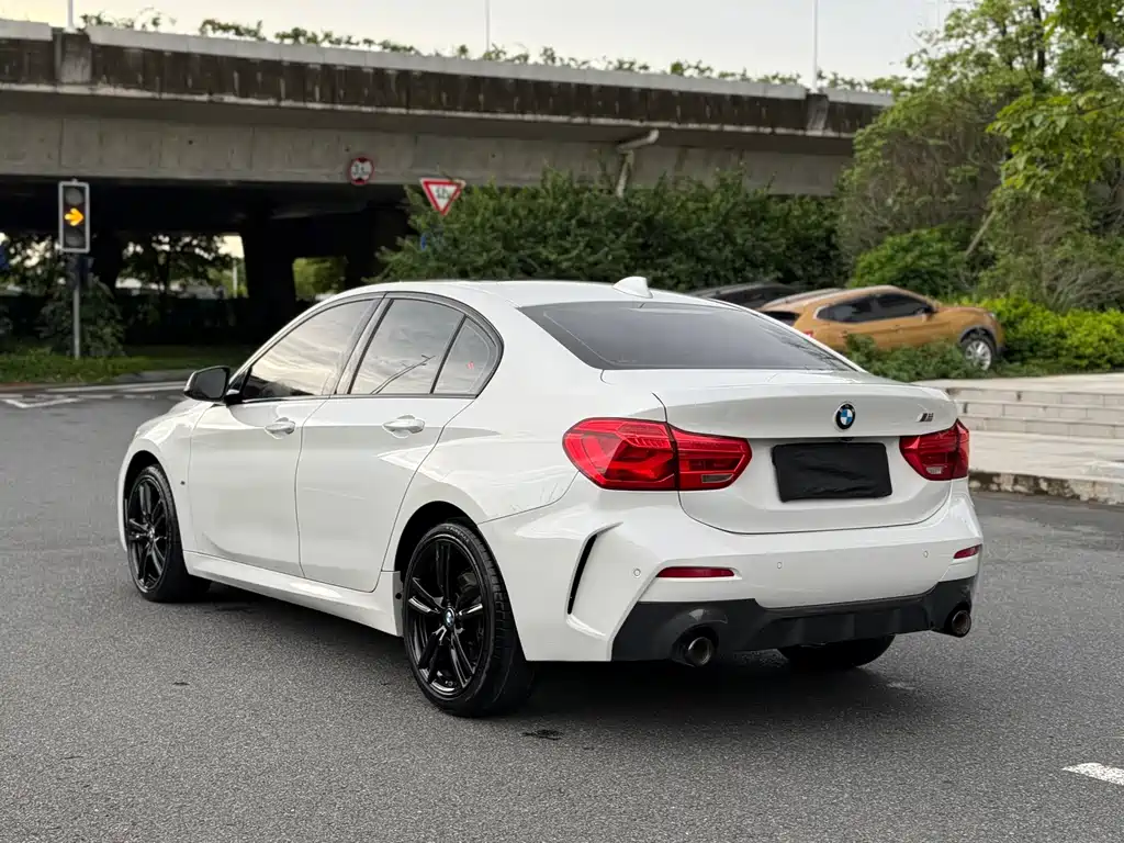 BMW 1 Series 2021