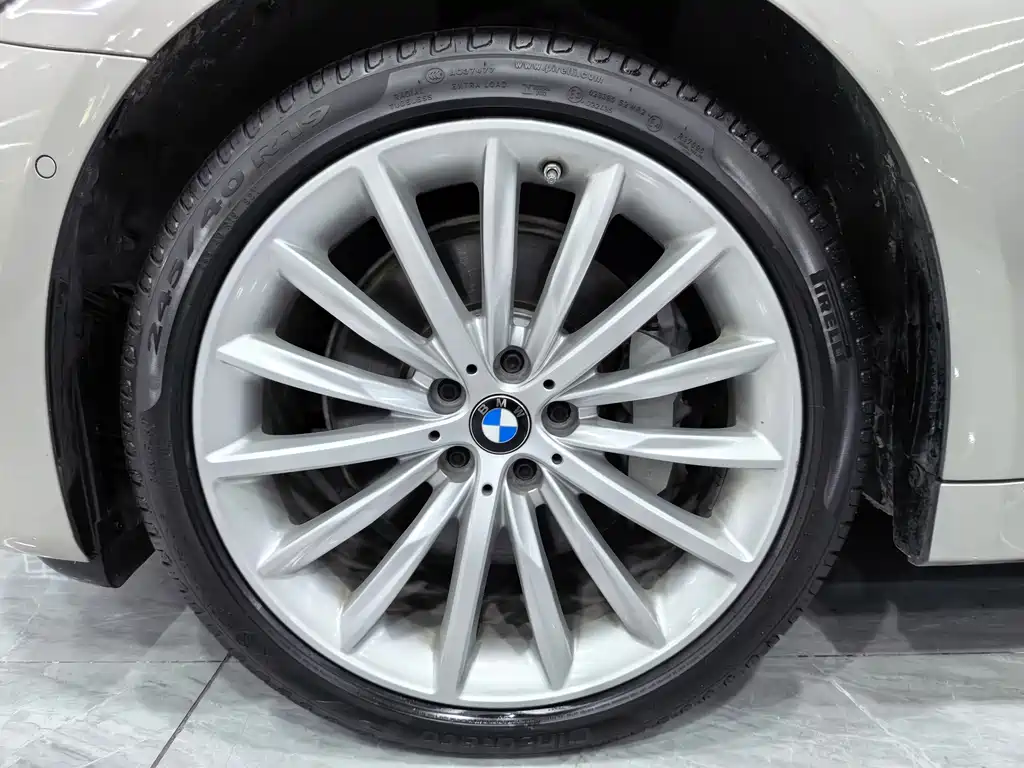 BMW 5 Series 2021 — фото 15