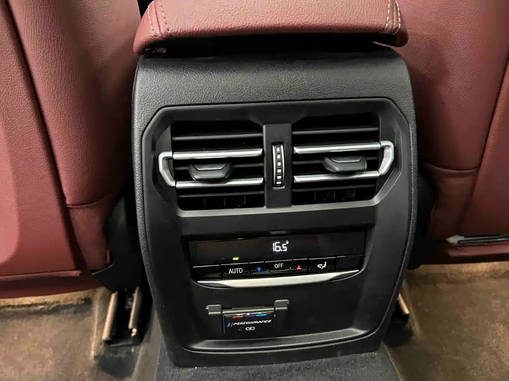 BMW 3 Series 2023 — фото 16
