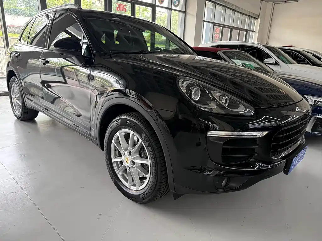 Porsche Cayenne 2017 — фото 2