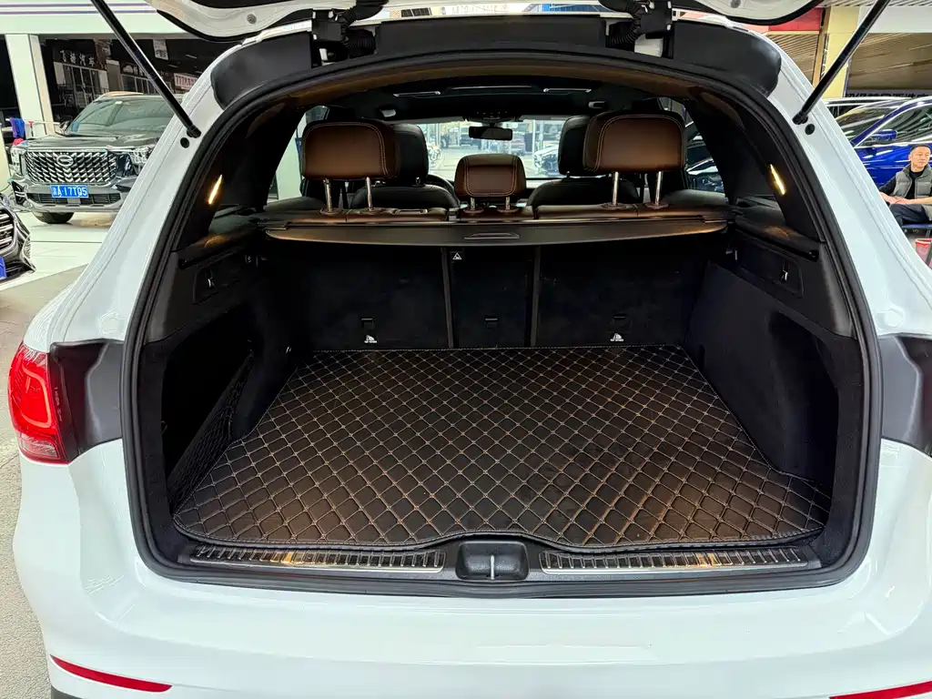 Mercedes-Benz GLC 2020 — фото 19