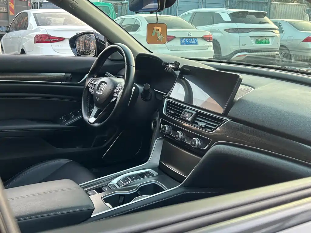 Honda Accord 2023 — фото 10