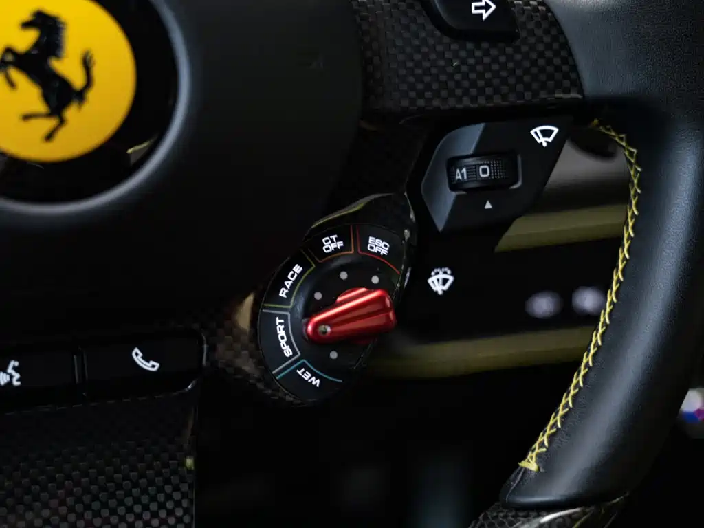 Ferrari F8 2021 — фото 10