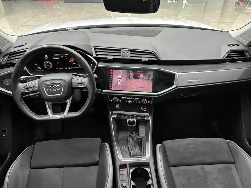 Audi Q3 2023 — фото 2