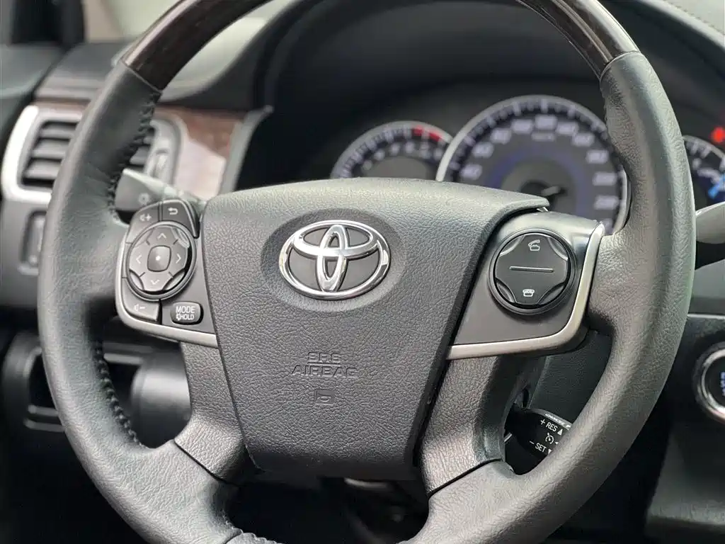 Toyota Camry 2017 — фото 13