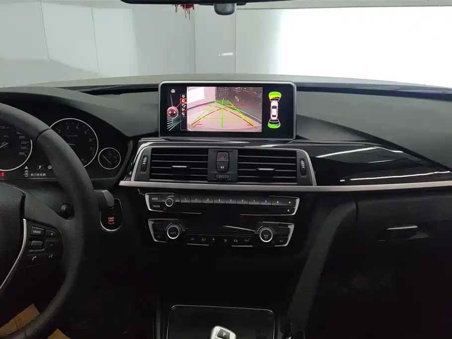 BMW 3 Series 2017 — фото 13