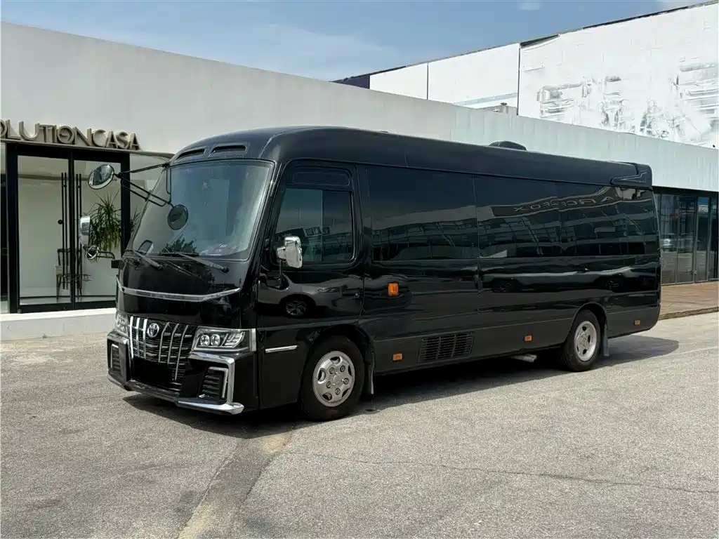 Toyota Coaster 2023 — фото 1