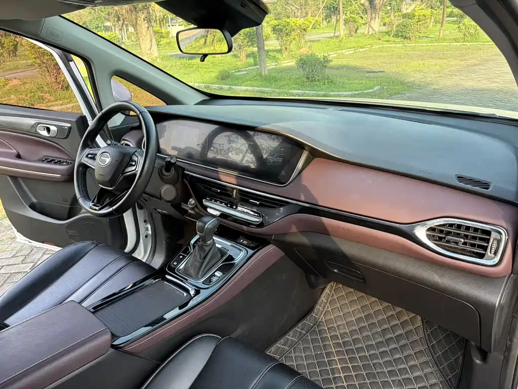 GAC Motor Trumpchi M6 2023 — фото 15