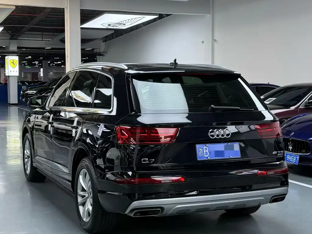 Audi Q7 2019 — фото 7