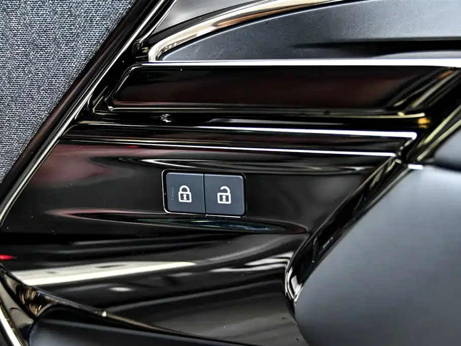 Land Rover Range Rover Sport 2025 — фото 28