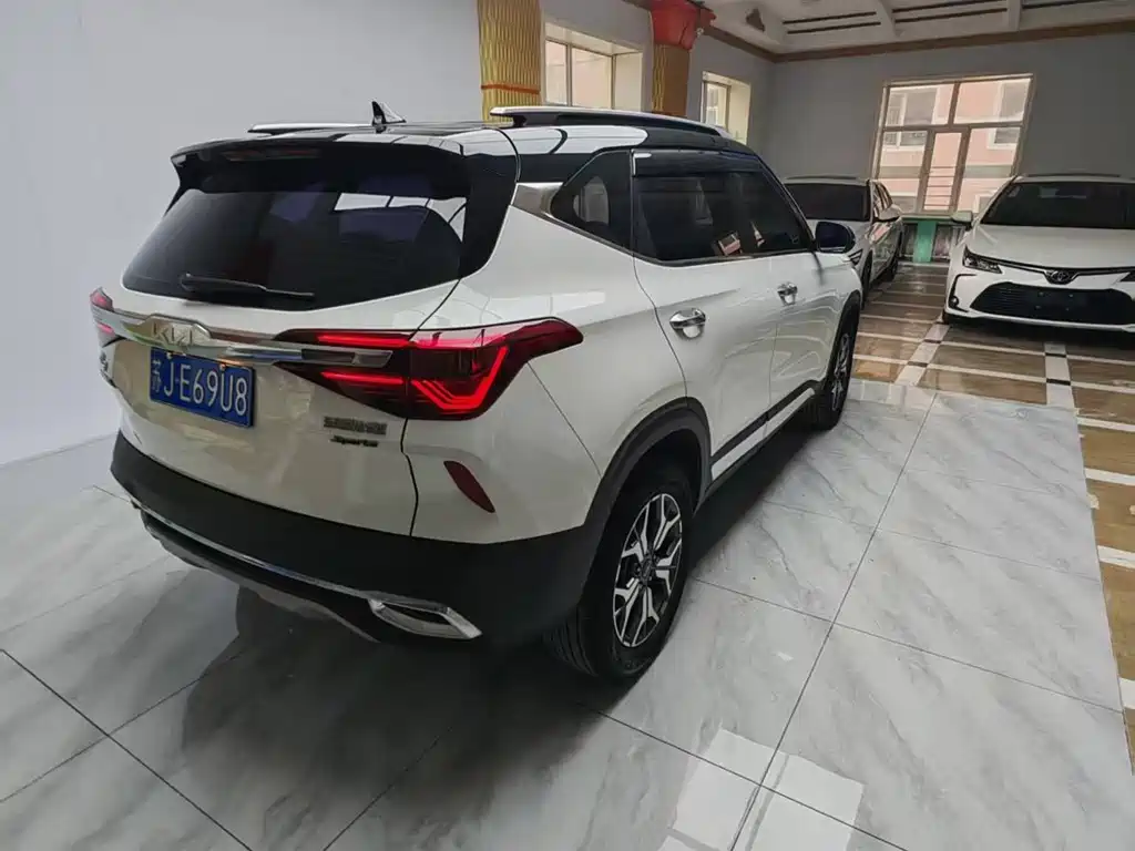 Kia KX3 2021 — фото 10