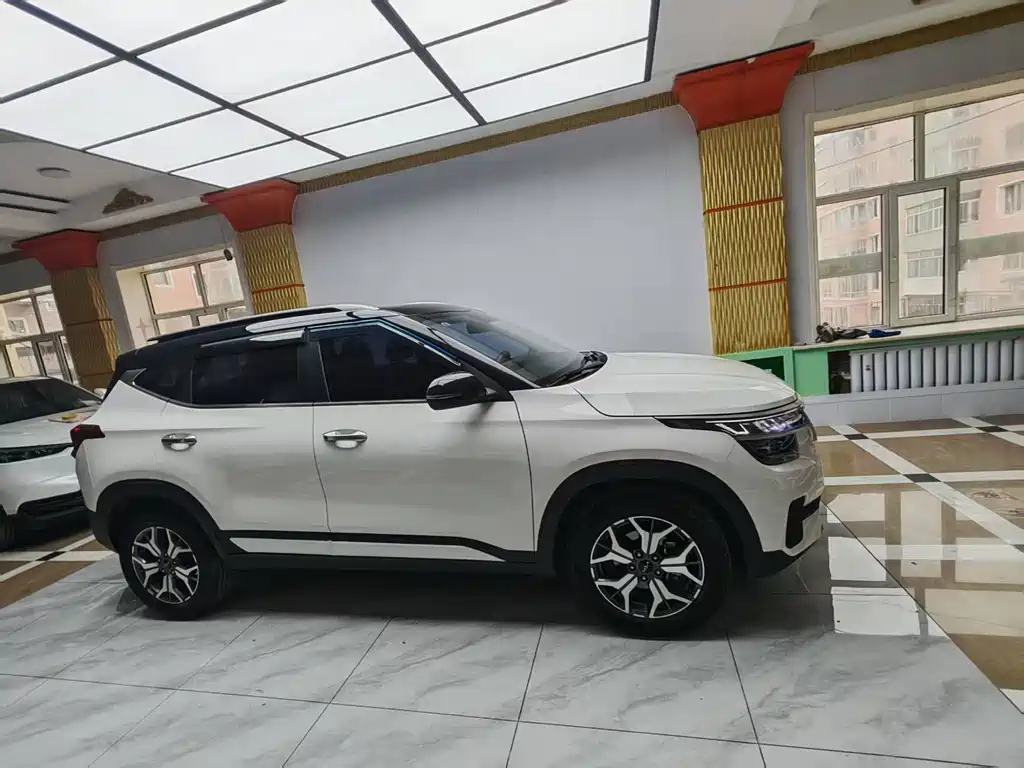 Kia KX3 2021 — фото 7