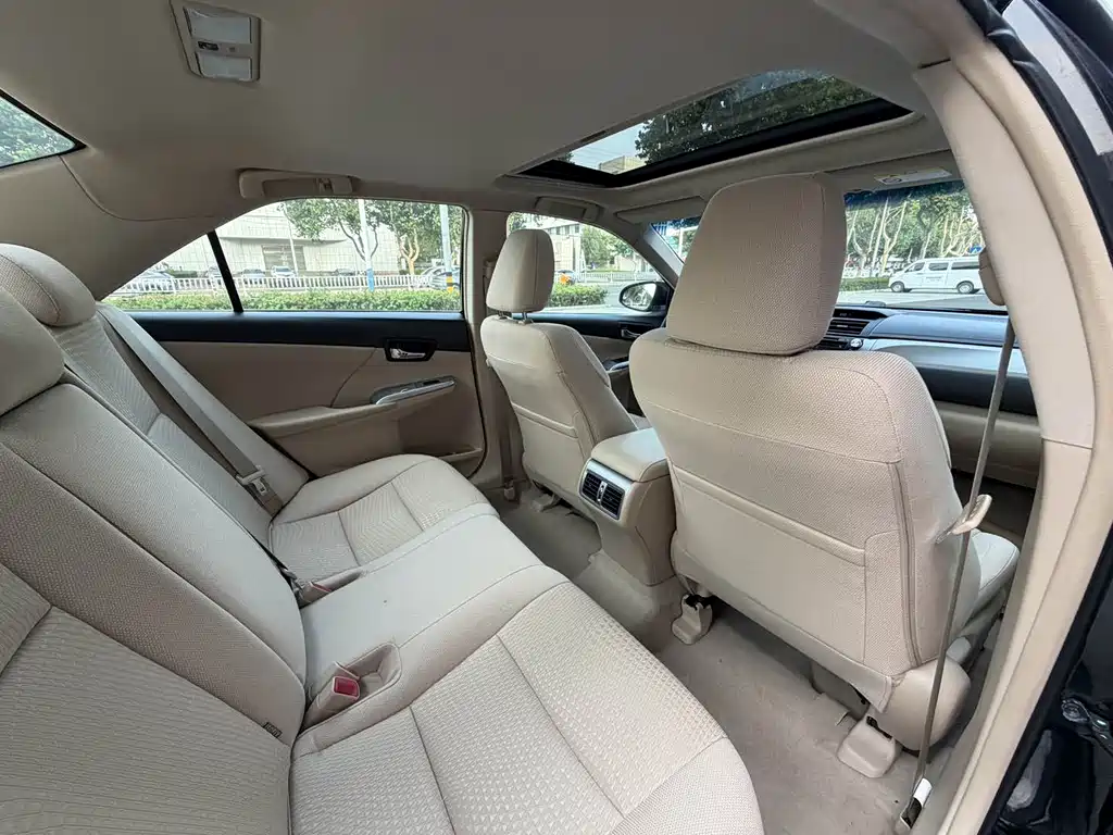 Toyota Camry 2013 — фото 11